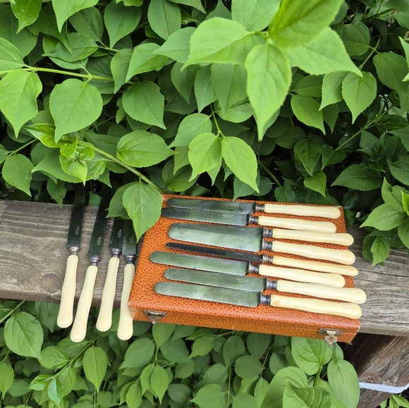 Mathieu Paris Vintage Knives - Picture 12 of 17